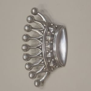 Vintage sterling crown brooch
